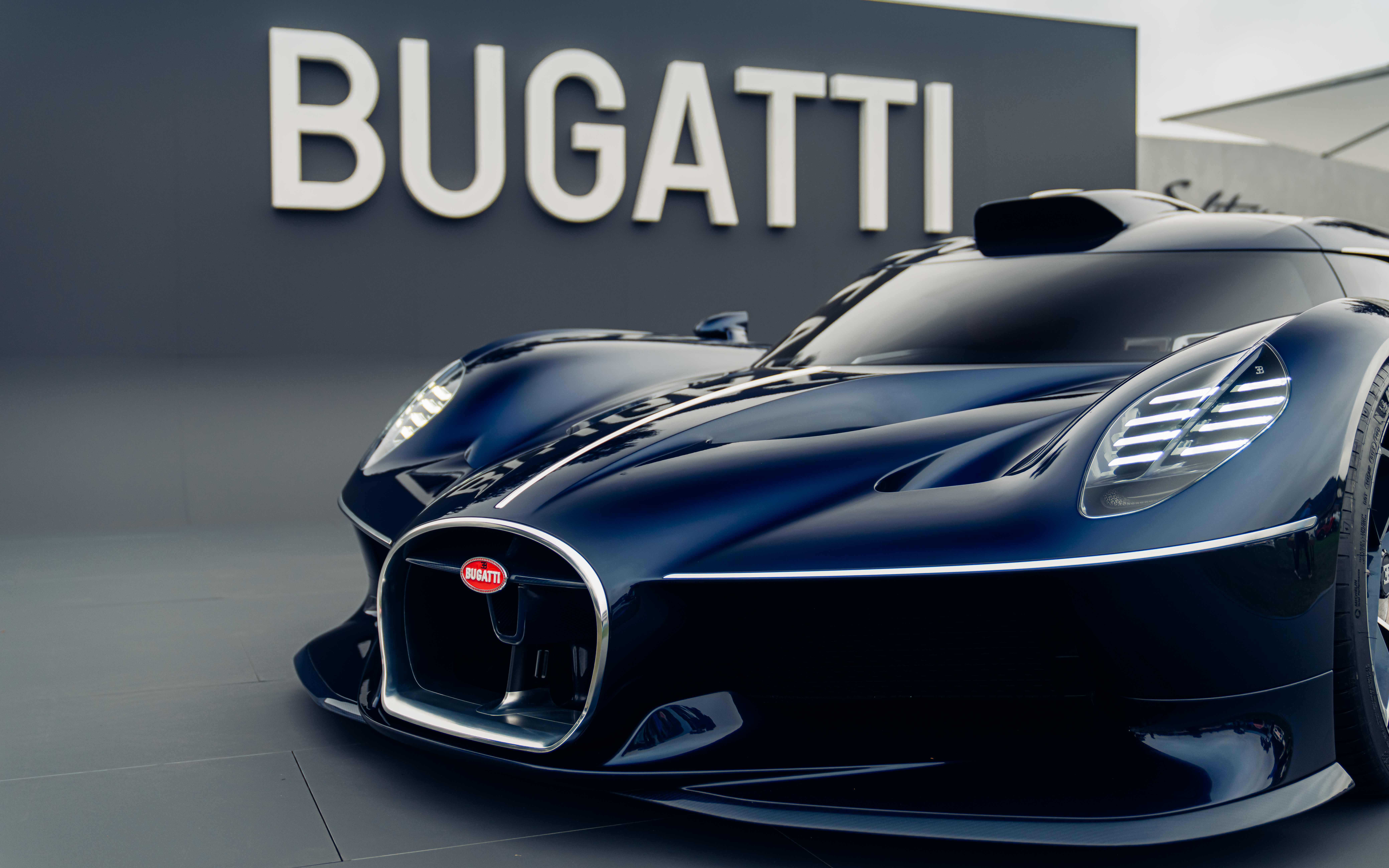 Created for a single customer, the Bugatti Destrier is conceived as a pure sculpture of speed.